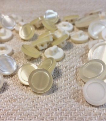 Гудзики сорочкові на ніжці 200005