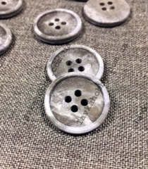 Гудзики костюмні, пальтові 200136