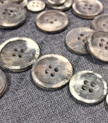 Гудзики костюмні, пальтові 200136