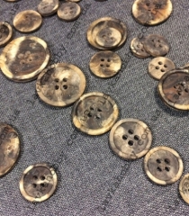 Гудзики костюмні, пальтові 200136